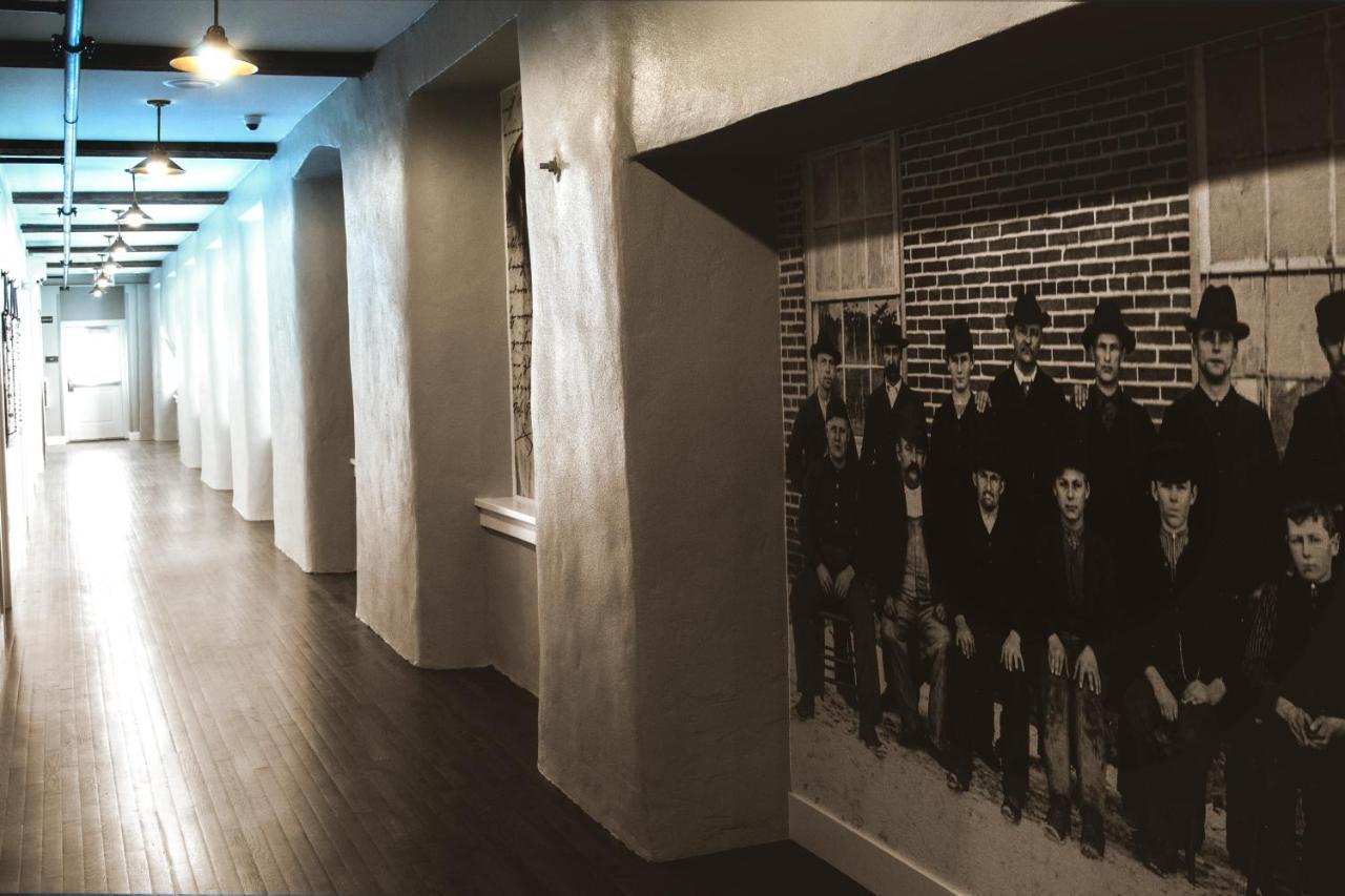Hotel Millwright Amana Esterno foto